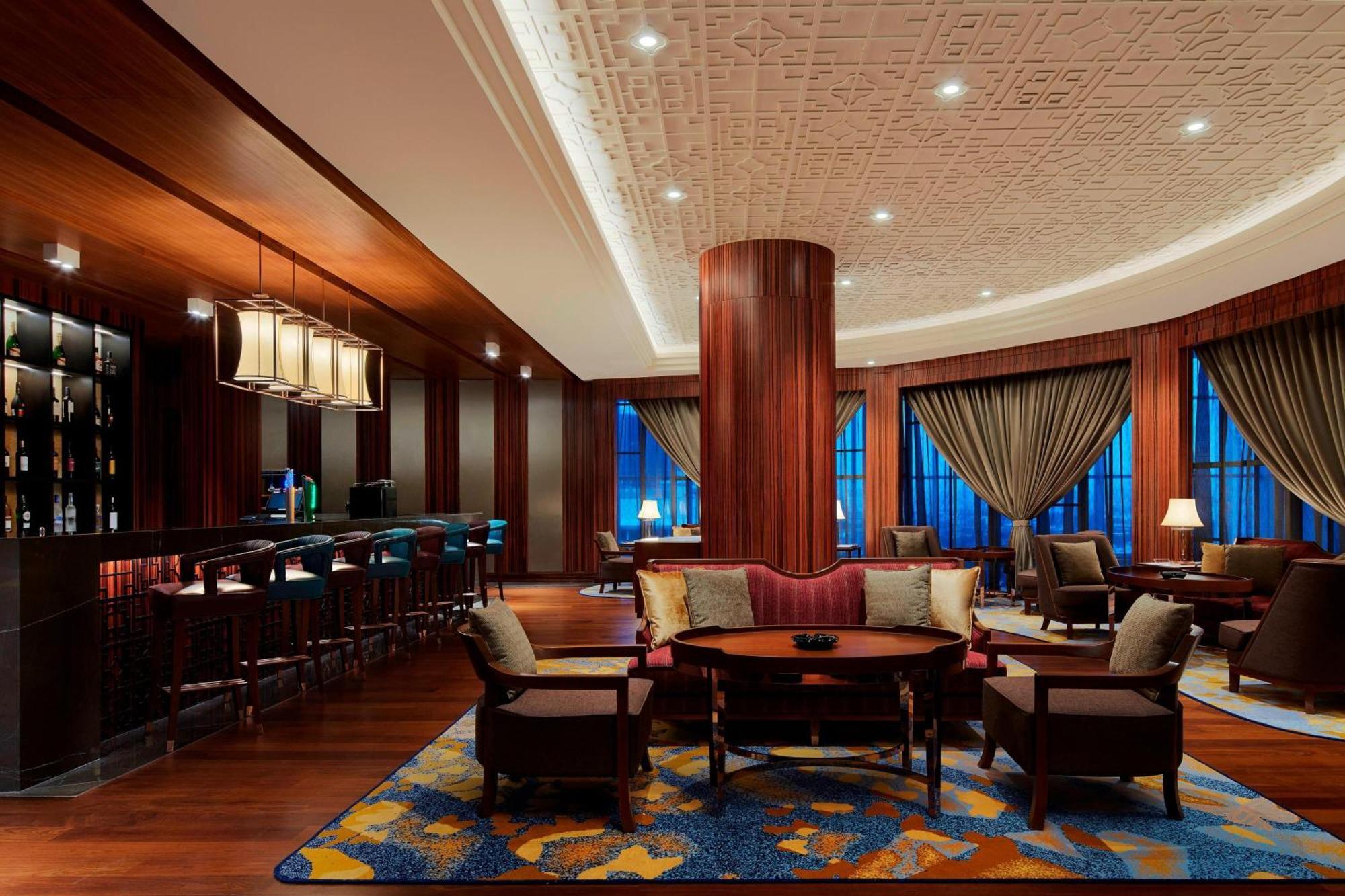 Sheraton Petaling Jaya Hotel Buitenkant foto The Club Lounge at the Westin Mumbai International
